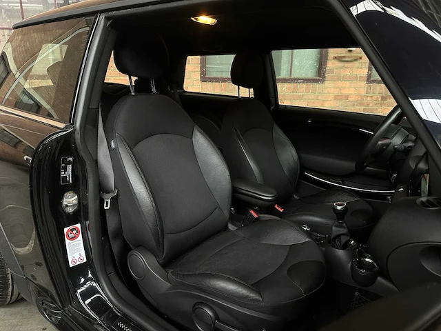 Mini john cooper works 1.6 211pk 2012 (origineel-nl), 31-xkz-3 - afbeelding 70 van  87