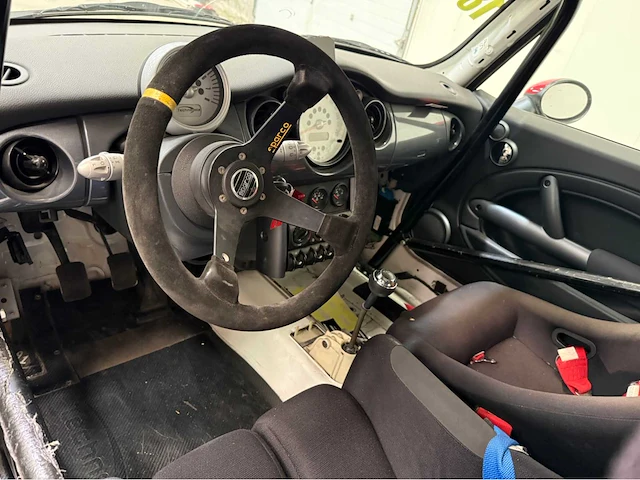Mini mini - circuit auto - personenauto - 2001 - afbeelding 6 van  30