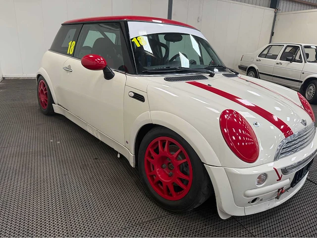 Mini mini - circuit auto - personenauto - 2001 - afbeelding 28 van  30