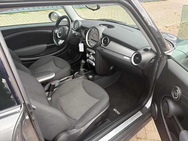 Mini mini clubman 1.4 one anniv. bus. nap automaat airco cruise, 61-jzr-1 - afbeelding 17 van  25