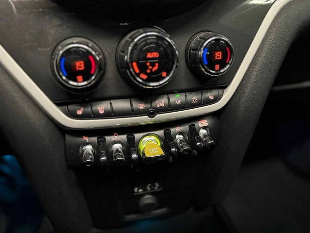 Mini mini countryman 2.0 co.s e all4 chilli , ; l-725-nb - afbeelding 18 van  27