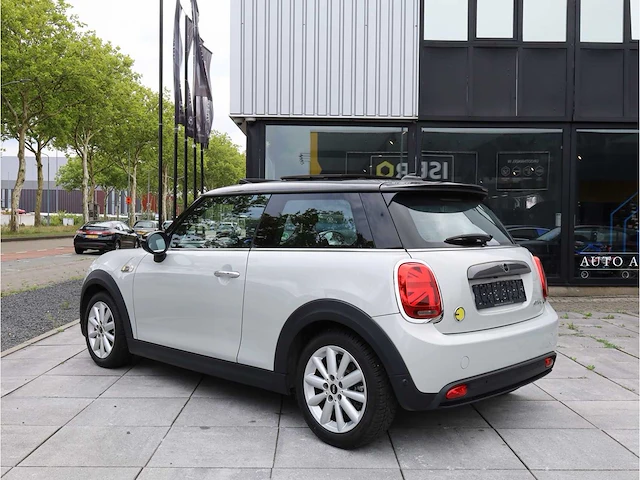 Mini mini electric cooper se 33 kwh 135kw automaat 2020 - afbeelding 23 van  34