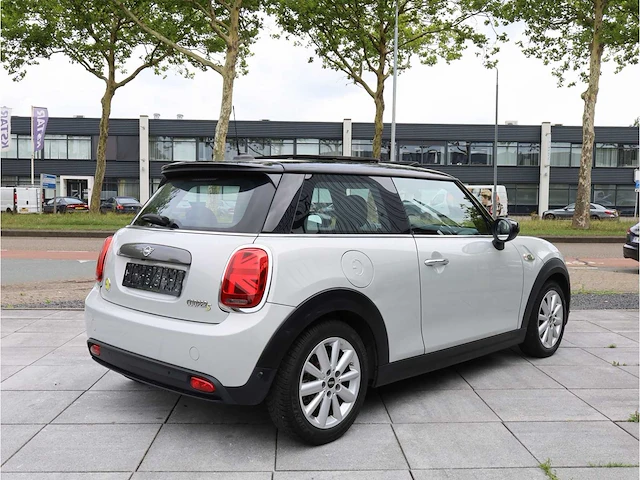 Mini mini electric cooper se 33 kwh 135kw automaat 2020 - afbeelding 30 van  34