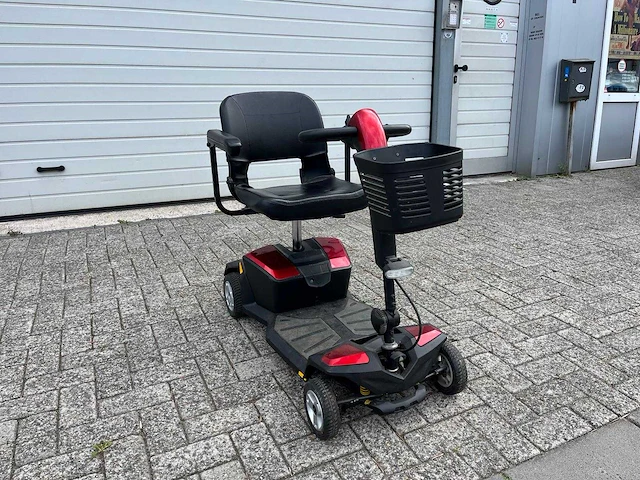 Mini scootmobiel invalide vervoer personenvervoer - afbeelding 1 van  7
