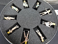 Mini striptease van dany décotoys, 9 beeldjes, gelimiteerde en genummerde oplage - afbeelding 3 van  5