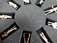 Mini striptease van dany décotoys, 9 beeldjes, gelimiteerde en genummerde oplage - afbeelding 4 van  5