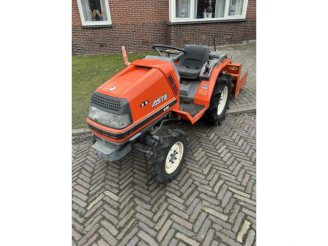 Mini tractor met grondbak kubota, aste a-155 - afbeelding 1 van  9