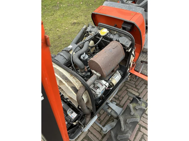 Mini tractor met grondbak kubota, aste a-155 - afbeelding 8 van  9