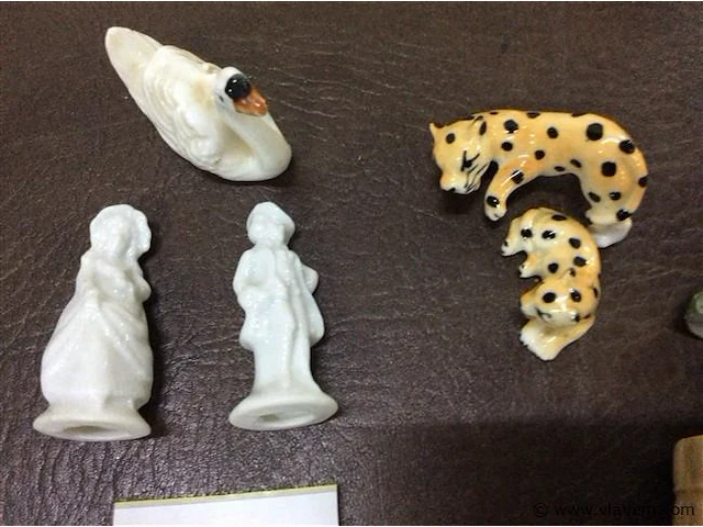 Miniatuur beeldjes - afbeelding 2 van  3