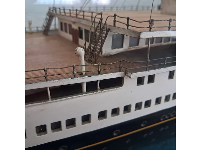 Miniatuurboot "nieuw amsterdam" - afbeelding 13 van  36