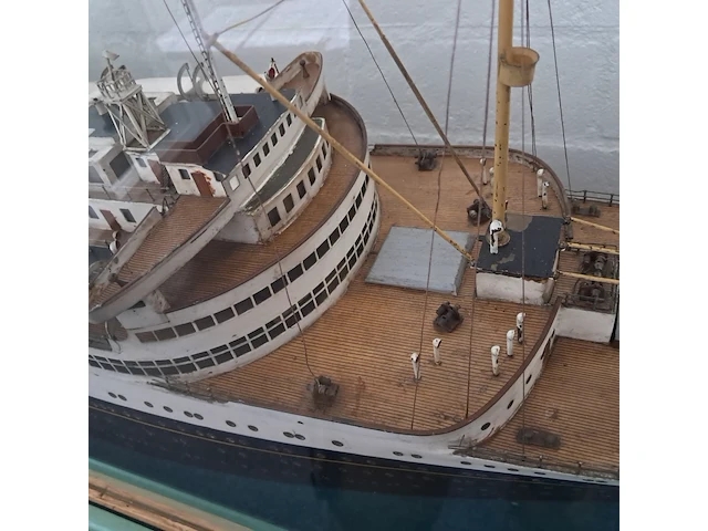 Miniatuurboot "nieuw amsterdam" - afbeelding 18 van  36