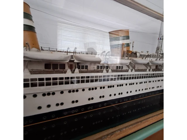 Miniatuurboot "nieuw amsterdam" - afbeelding 30 van  36