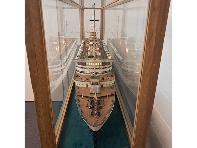 Miniatuurboot "nieuw amsterdam" - afbeelding 32 van  36