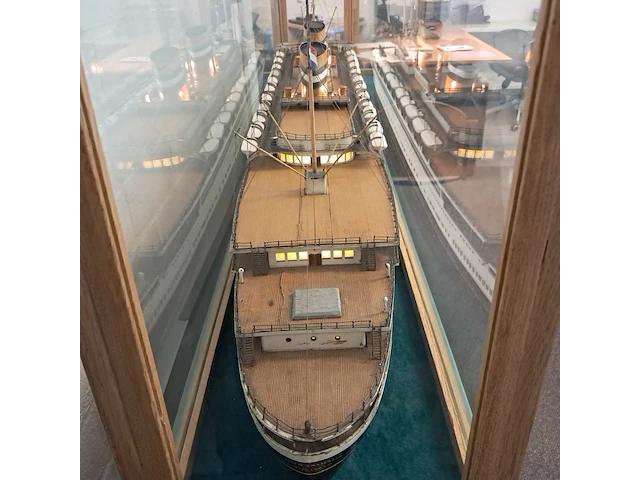 Miniatuurboot "nieuw amsterdam" - afbeelding 36 van  36
