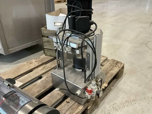 Minicannery blikjes afvulmachine - afbeelding 7 van  9
