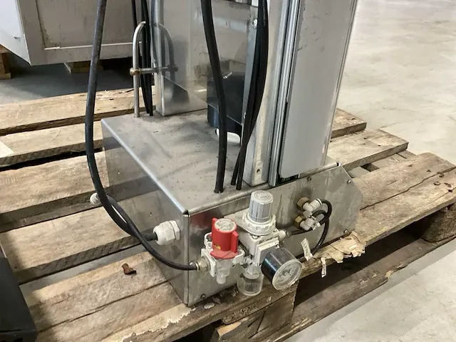 Minicannery blikjes afvulmachine - afbeelding 8 van  9