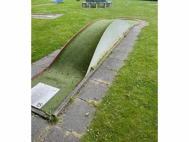 Minigolfbaan - 18 holes - afbeelding 3 van  8