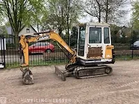 Minigraver hanix, n260-2, oranje, bouwjaar 1990 - afbeelding 1 van  14