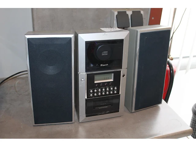 Ministereotoren bench kh2330 met twee speakers. - afbeelding 1 van  2