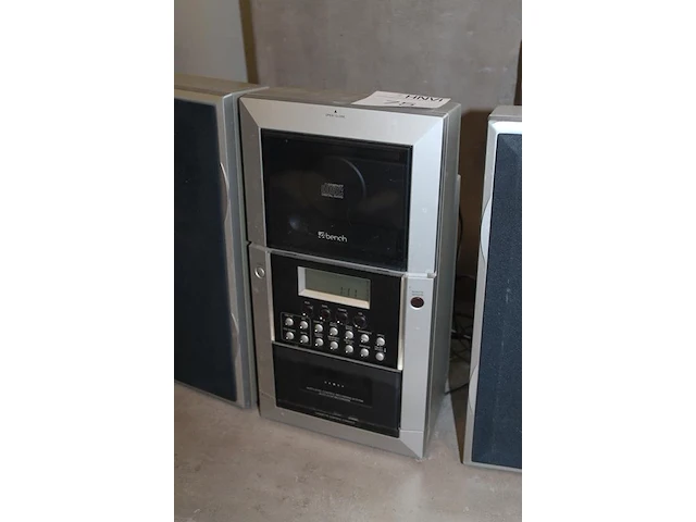Ministereotoren bench kh2330 met twee speakers. - afbeelding 2 van  2
