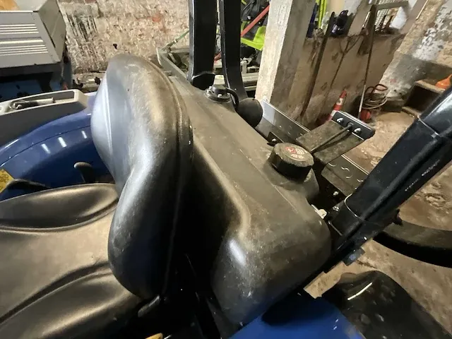 Minitractor - new holland boomer 50 - *249 draaiuren* - afbeelding 22 van  47