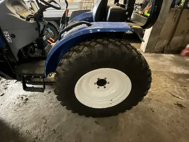 Minitractor - new holland boomer 50 - *249 draaiuren* - afbeelding 37 van  47