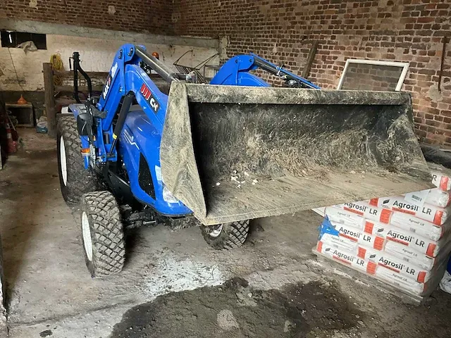 Minitractor - new holland boomer 50 - *249 draaiuren* - afbeelding 44 van  47