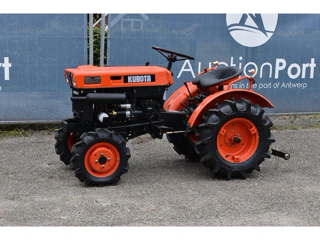Minitractor kubota b5000 diesel refit - afbeelding 1 van  1