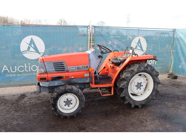 Minitractor kubota grandel gl260 diesel 24.7pk - afbeelding 1 van  1
