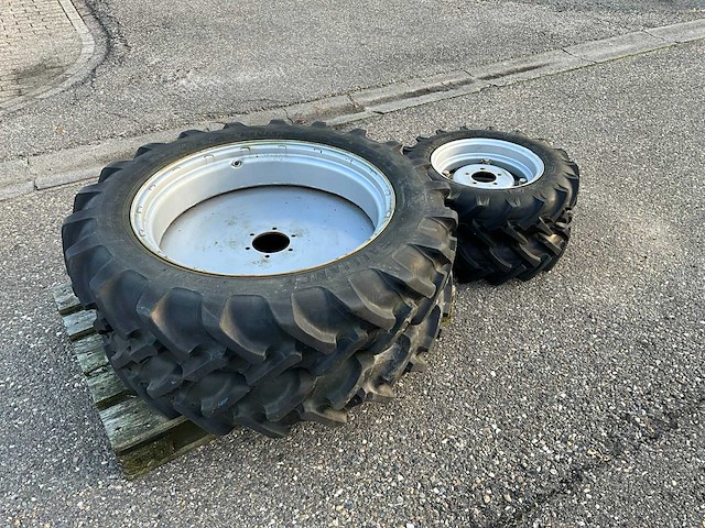 Minitractor wielen set - afbeelding 6 van  11