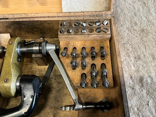 Mira vg-20 klepzitting bewerkingmachine - afbeelding 7 van  7