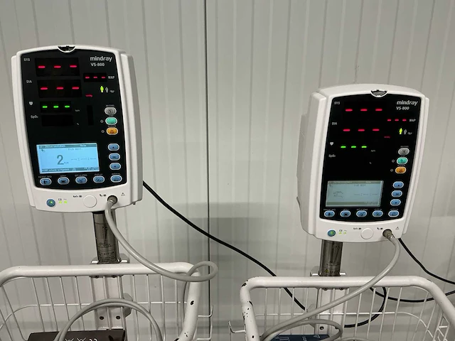 Misdragen vs800 patiëntmonitor (2x) - afbeelding 2 van  5