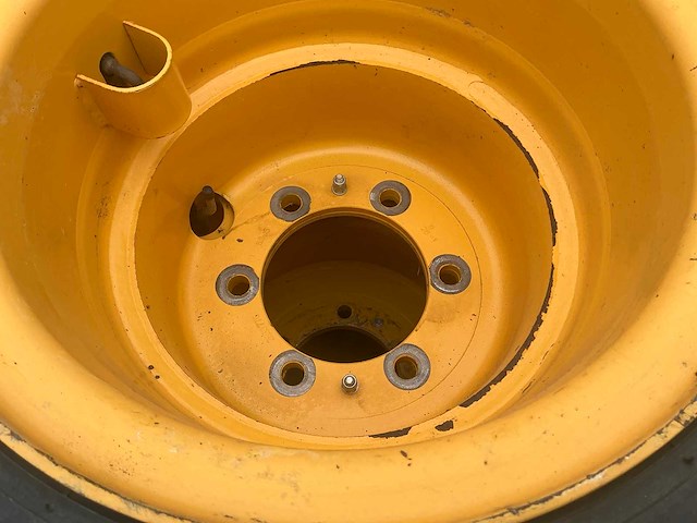 Mitas fork lift fl-08 dubbellucht bandenset voor volvo ew60 kraan - afbeelding 2 van  11