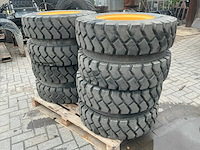 Mitas fork lift fl-08 dubbellucht bandenset voor volvo ew60 kraan - afbeelding 1 van  11