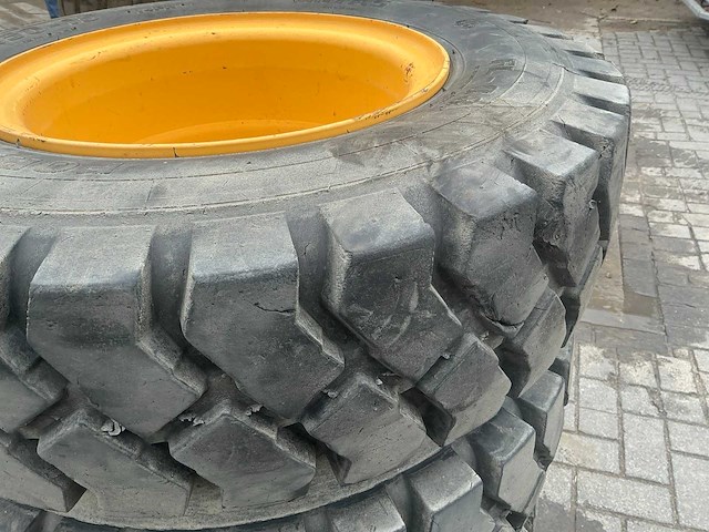 Mitas fork lift fl-08 dubbellucht bandenset voor volvo ew60 kraan - afbeelding 5 van  11