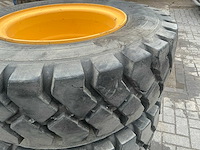 Mitas fork lift fl-08 dubbellucht bandenset voor volvo ew60 kraan - afbeelding 5 van  11