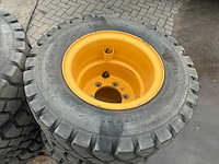 Mitas fork lift fl-08 dubbellucht bandenset voor volvo ew60 kraan - afbeelding 8 van  11