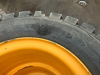 Mitas fork lift fl-08 dubbellucht bandenset voor volvo ew60 kraan - afbeelding 9 van  11