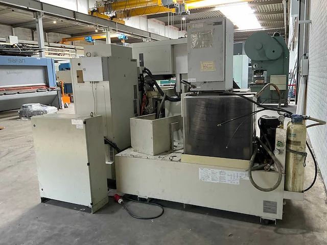 Mitsubishi - 1999 - fx20k - draadvonk- en erodeermachine - afbeelding 11 van  26