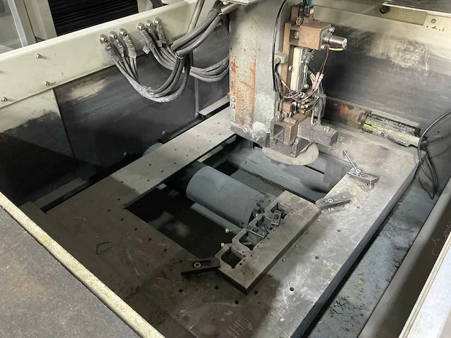 Mitsubishi - 1999 - fx20k - draadvonk- en erodeermachine - afbeelding 13 van  26