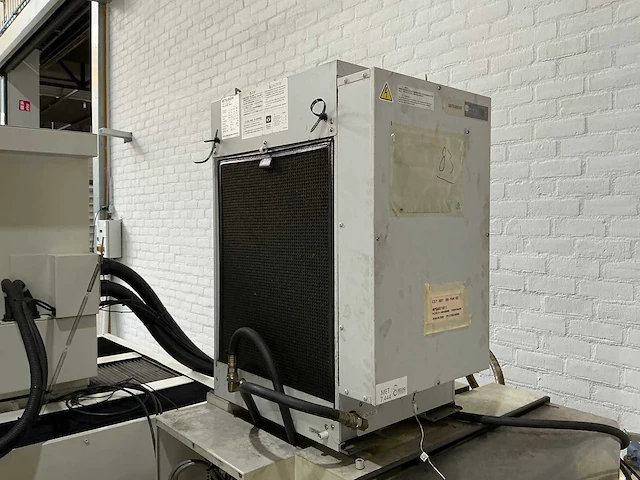 Mitsubishi - 1999 - fx20k - draadvonk- en erodeermachine - afbeelding 15 van  26