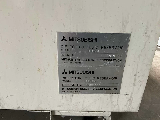 Mitsubishi - 1999 - fx20k - draadvonk- en erodeermachine - afbeelding 17 van  26