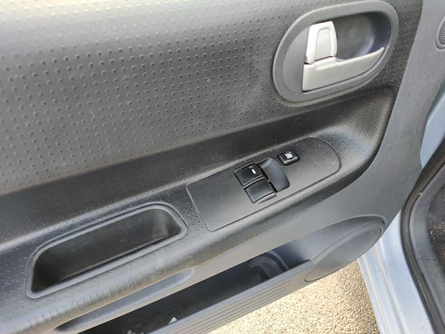 Mitsubishi - 2005 - colt - 1.3 invite - 39-rs-hd - afbeelding 4 van  14