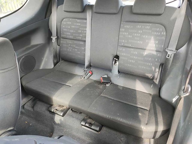 Mitsubishi - 2005 - colt - 1.3 invite - 39-rs-hd - afbeelding 6 van  14