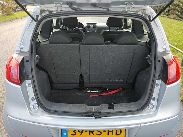 Mitsubishi - 2005 - colt - 1.3 invite - 39-rs-hd - afbeelding 10 van  14