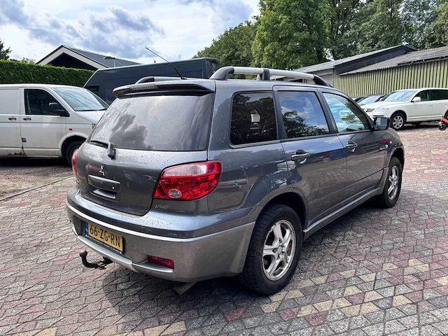 Mitsubishi - 2008 - outlander sport - 2.0 invite+ - 66-zg-rn - schade - afbeelding 9 van  18