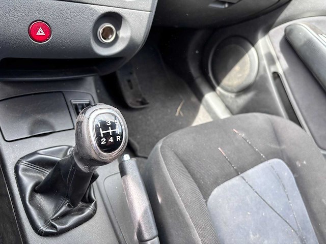 Mitsubishi - 2008 - outlander sport - 2.0 invite+ - 66-zg-rn - schade - afbeelding 4 van  18