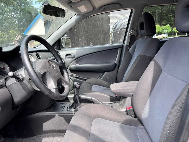 Mitsubishi - 2008 - outlander sport - 2.0 invite+ - 66-zg-rn - schade - afbeelding 5 van  18