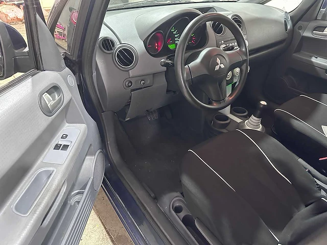 Mitsubishi - colt - 1.3 invite automaat- 41-tk-jk - afbeelding 18 van  19