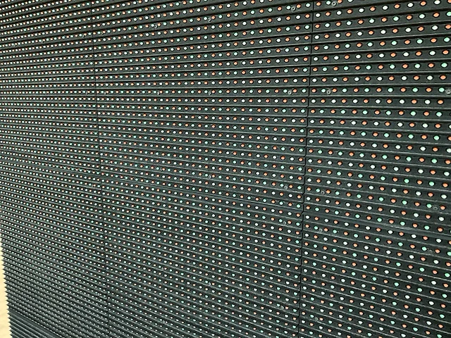 Mitsubishi - dia-p10qwp - led paneel scherm 1184x608 cm (2x) - afbeelding 12 van  23
